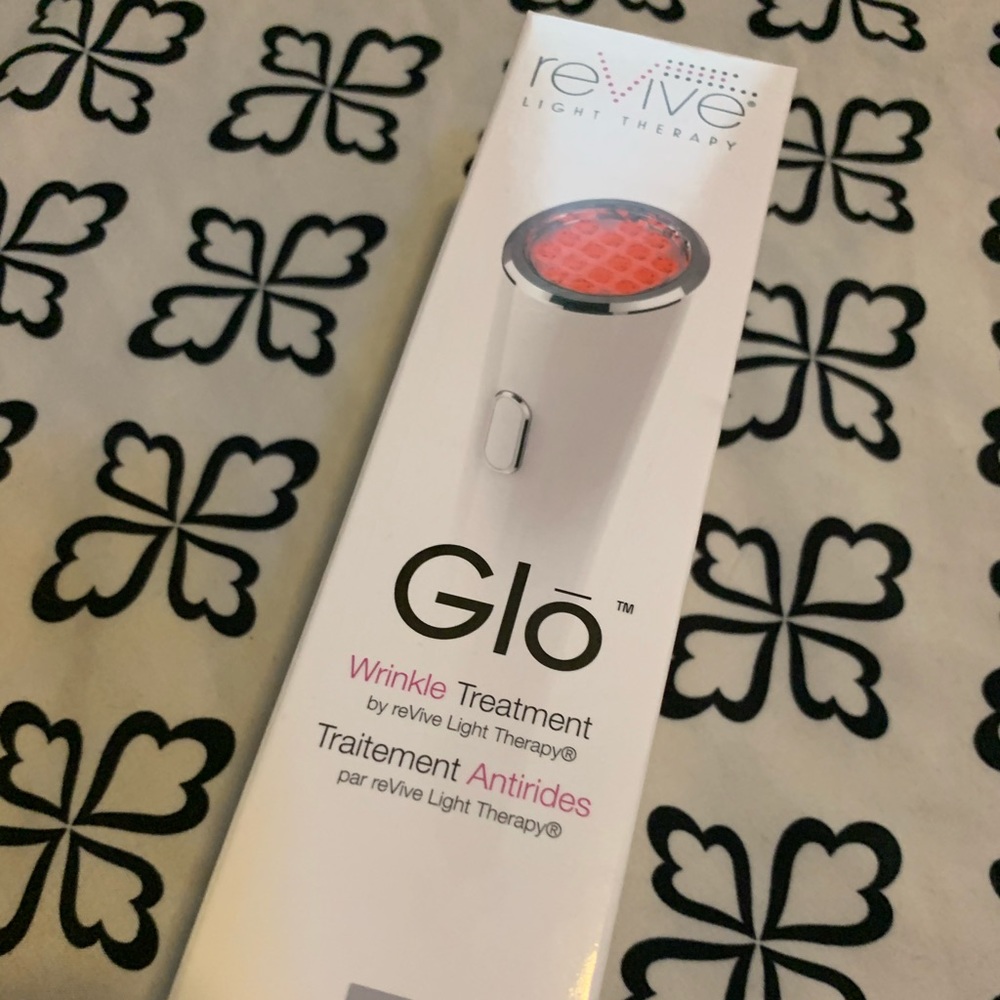 Brand New Glo Wrinkle Treatment Light Therapy